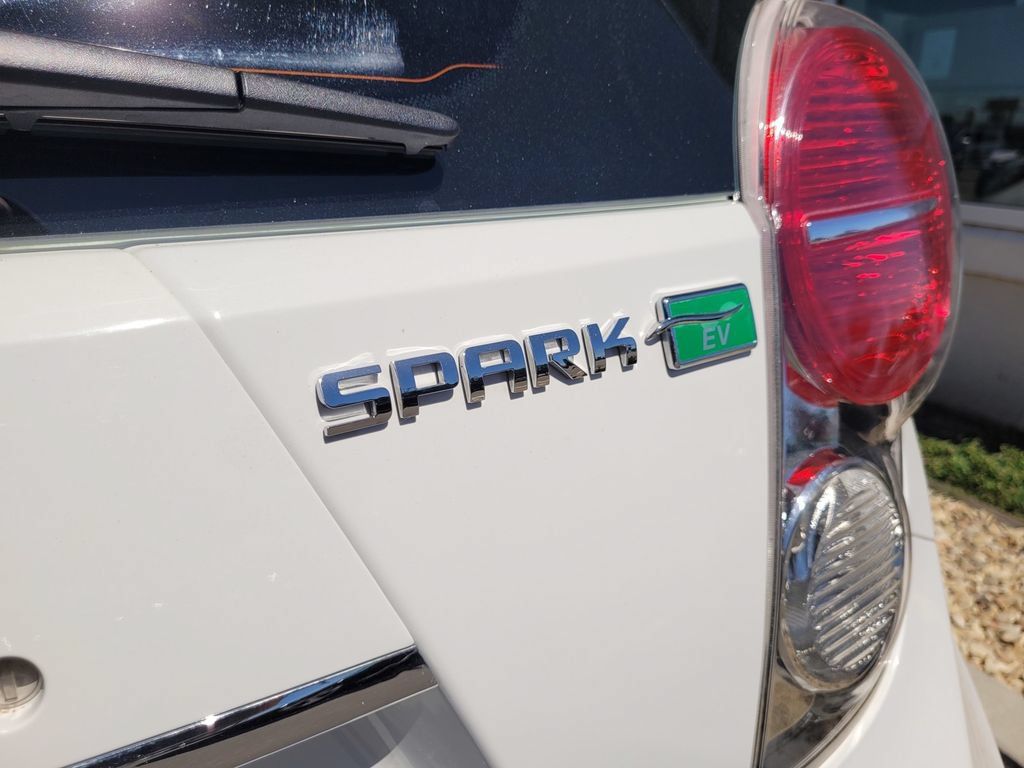 Used 2016 Chevrolet Spark LT FWD image 34