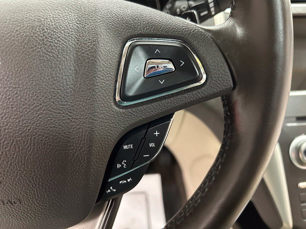 Used 2018 Lincoln MKC Reserve FWD image 11