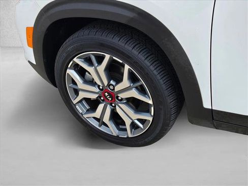 Used 2021 Kia Seltos S image 22