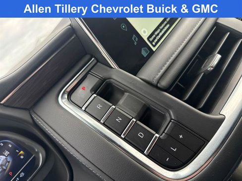 Used 2024 Chevrolet Tahoe Z71 w/ Luxury Package image 19