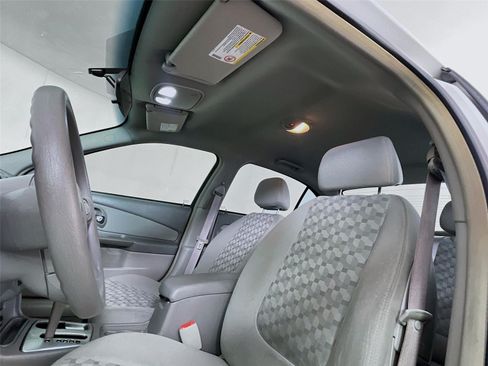 Used 2005 Chevrolet Malibu LS w/ Preferred Equipment Group FWD image 12