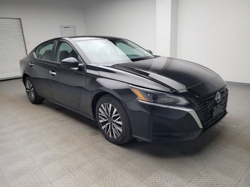 Used 2023 Nissan Altima 2.5 SV image 13