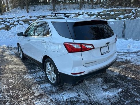 Used 2018 Chevrolet Equinox Premier image 3