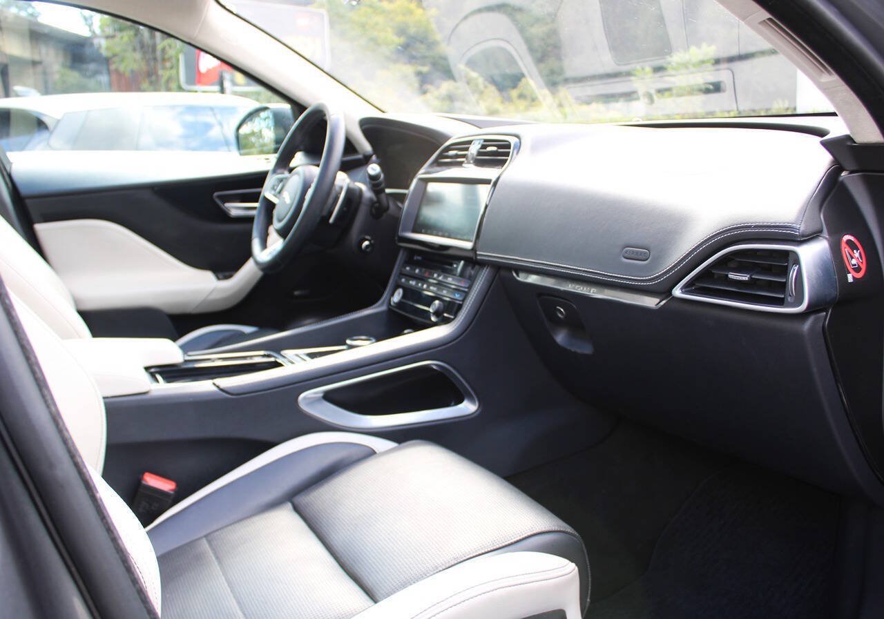 Used 2019 Jaguar F-PACE S AWD/4WD image 25