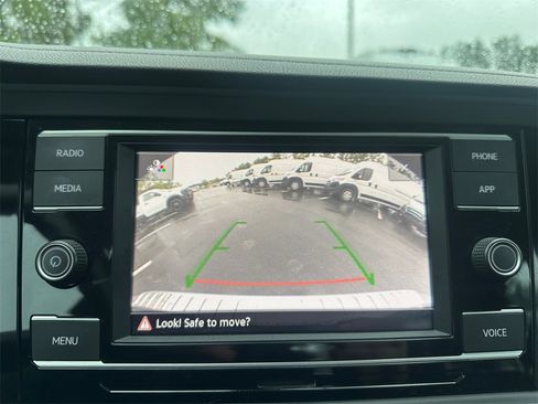 Used 2023 Volkswagen Jetta SE image 21