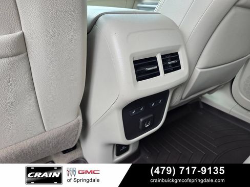 Used 2024 GMC Terrain Denali w/ Denali Premium Package AWD/4WD image 26