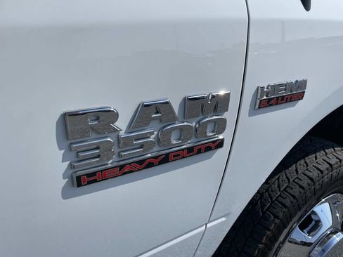 Used 2018 RAM 3500 Tradesman w/ Chrome Appearance Group AWD/4WD image 30