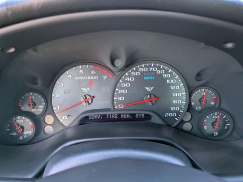 Used 2000 Chevrolet Corvette Coupe w/ Memory Pkg image 24