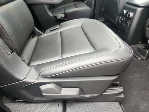 Certified 2023 Ford Explorer XLT w/ Equipment Group 202A AWD/4WD image 31