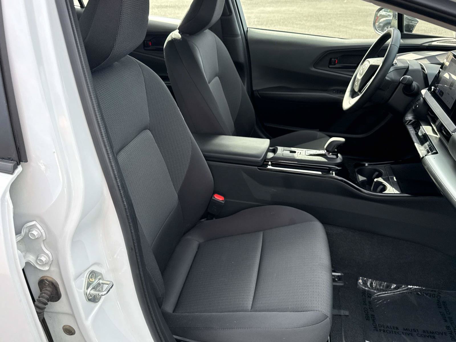 Used 2025 Toyota Prius LE FWD image 17