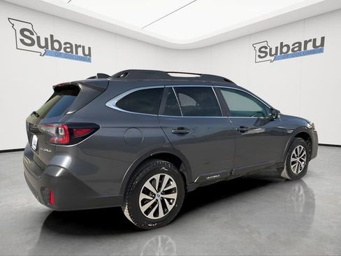 Used 2021 Subaru Outback Premium image 7