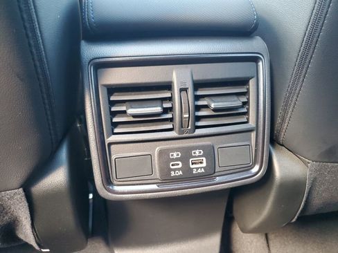 Used 2025 Subaru Forester Limited image 17