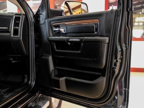 Used 2018 RAM 3500 Laramie w/ Convenience Group AWD/4WD image 45