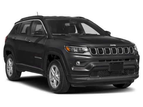 Certified 2025 Jeep Compass Latitude w/ Convenience Group AWD/4WD image 6