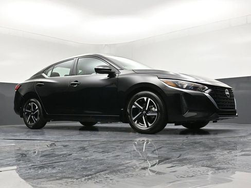 Certified 2025 Nissan Sentra SV image 27