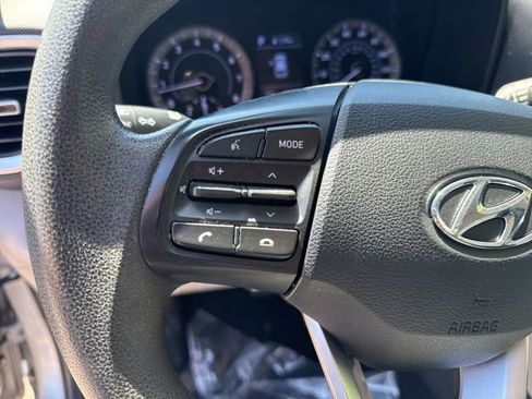 Used 2020 Hyundai Venue SEL FWD image 22