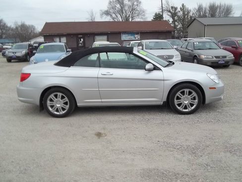 Used 2008 Chrysler Sebring Limited w/ Luxury Group FWD image 23