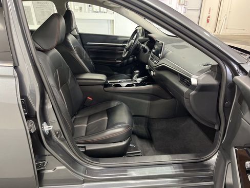 Used 2023 Nissan Altima 2.5 SR FWD image 36