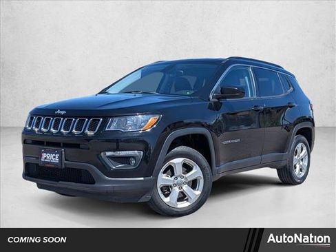 Used 2017 Jeep Compass Latitude image 1