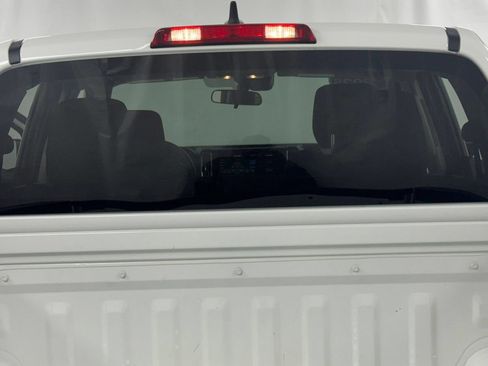 Certified 2025 Nissan Frontier SV AWD/4WD image 16