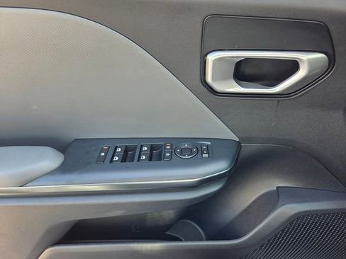 Used 2025 Kia K4 LXS FWD image 24