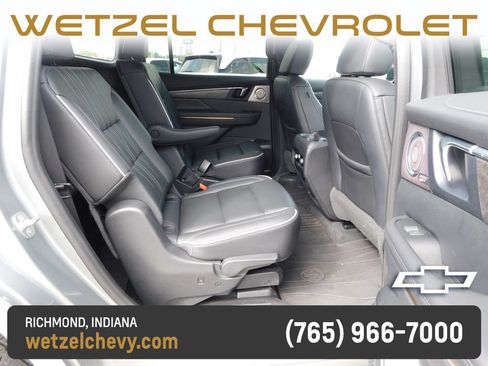 Used 2025 Buick Enclave Avenir w/ Super Cruise Package AWD/4WD image 22