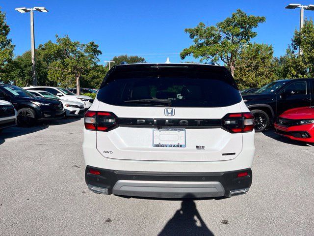 Used 2024 Honda Pilot Touring image 5