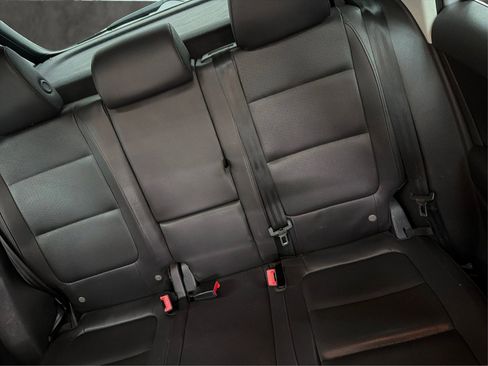 Used 2016 Volkswagen Tiguan SE image 34