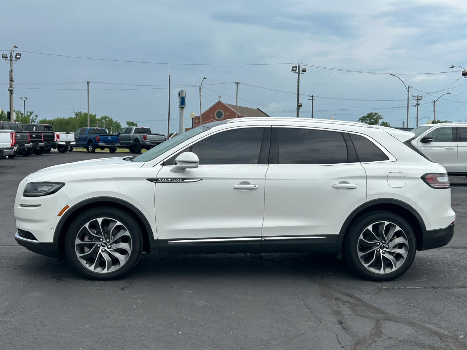 Used 2022 Lincoln Nautilus Reserve w/ Equipment Group 201A AWD/4WD image 1