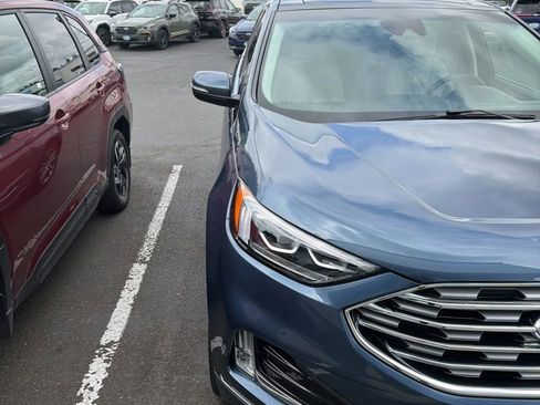 Used 2019 Ford Edge Titanium w/ Equipment Group 301A AWD/4WD image 7