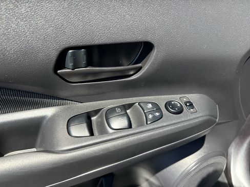 Used 2020 Nissan Kicks S FWD image 10