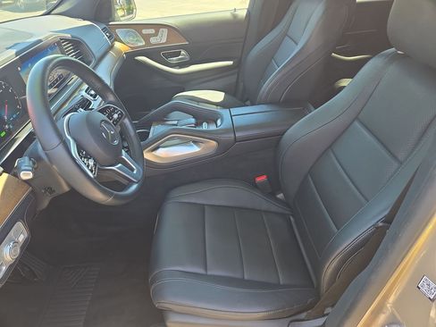 Used 2021 Mercedes-Benz GLS 450 4MATIC image 15