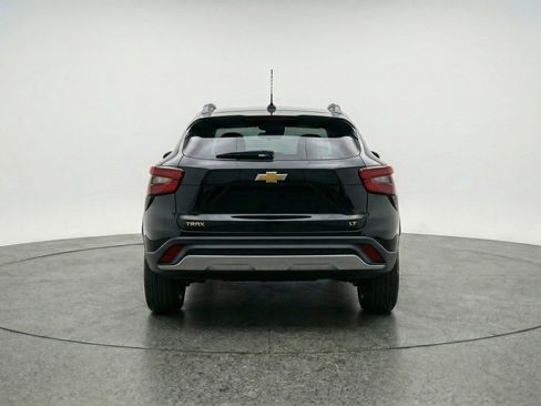 Used 2025 Chevrolet Trax LT image 7