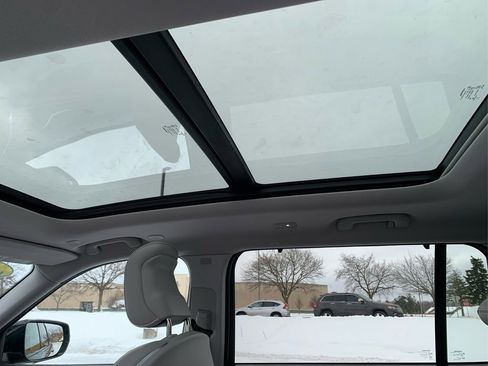 Used 2022 Jeep Grand Cherokee L Overland w/ Advanced Protech Group III image 19