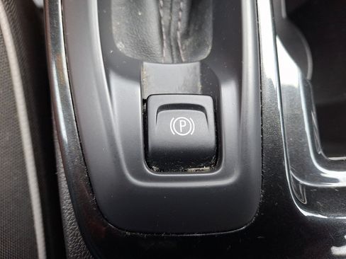 Used 2025 Chevrolet TrailBlazer LS AWD/4WD image 25