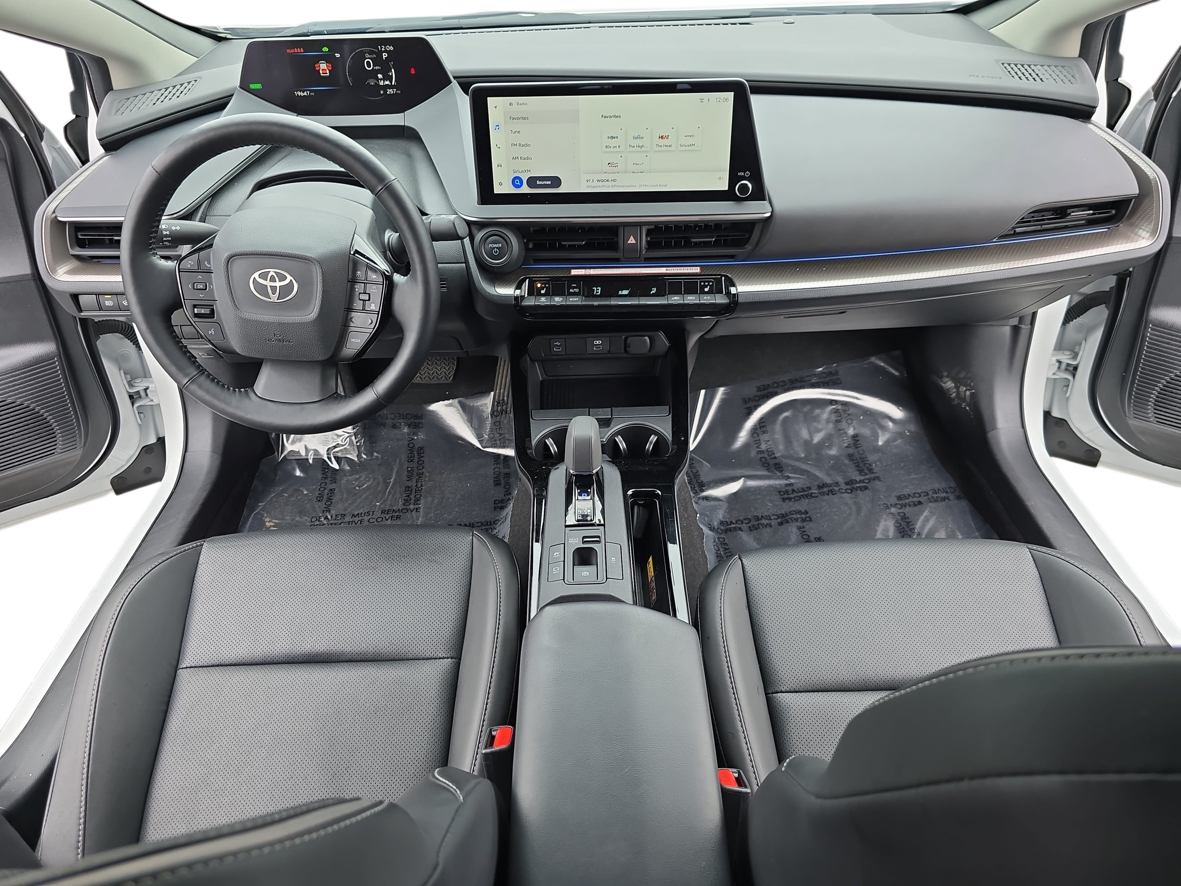 Used 2025 Toyota Prius XLE FWD image 9