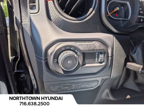 Used 2026 Jeep Wrangler Unlimited Rubicon AWD/4WD image 29