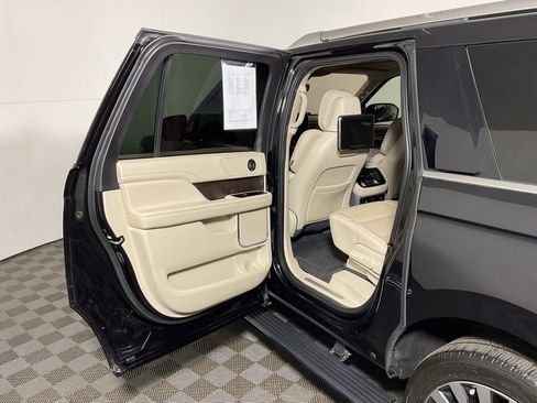 Used 2019 Lincoln Navigator L Reserve image 29