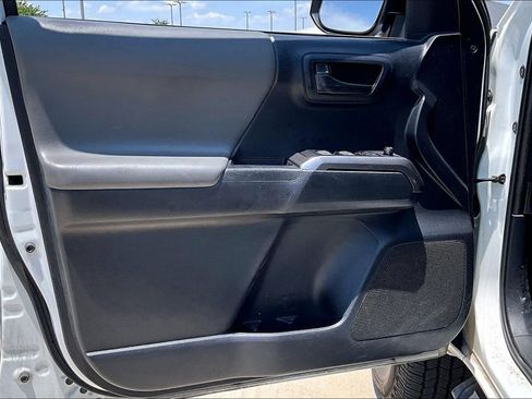 Used 2021 Toyota Tacoma SR5 RWD image 21