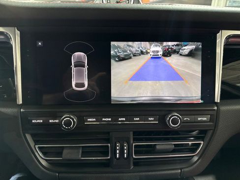 Used 2021 Porsche Macan image 81