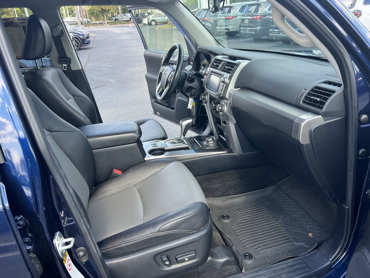 Used 2018 Toyota 4Runner SR5 Premium AWD/4WD image 34