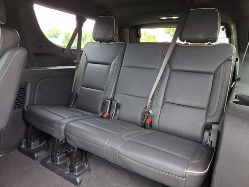 Used 2025 Chevrolet Suburban Premier AWD/4WD image 20