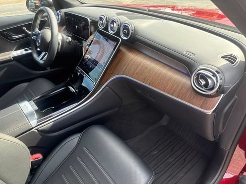 Used 2025 Mercedes-Benz GLC 300 image 15
