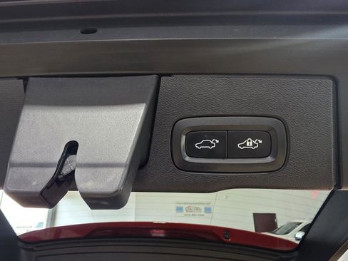 Used 2024 Volvo XC60 B5 Core AWD/4WD image 19