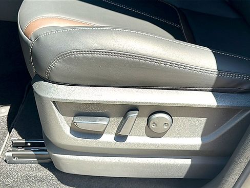 New 2026 Nissan Armada SL w/ Captain's Chari Seat Package AWD/4WD image 12