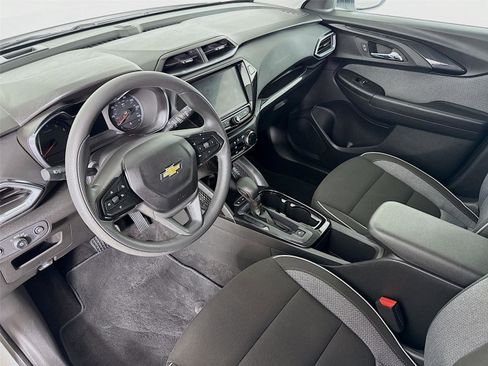 Used 2023 Chevrolet TrailBlazer LT w/ Convenience Package image 10