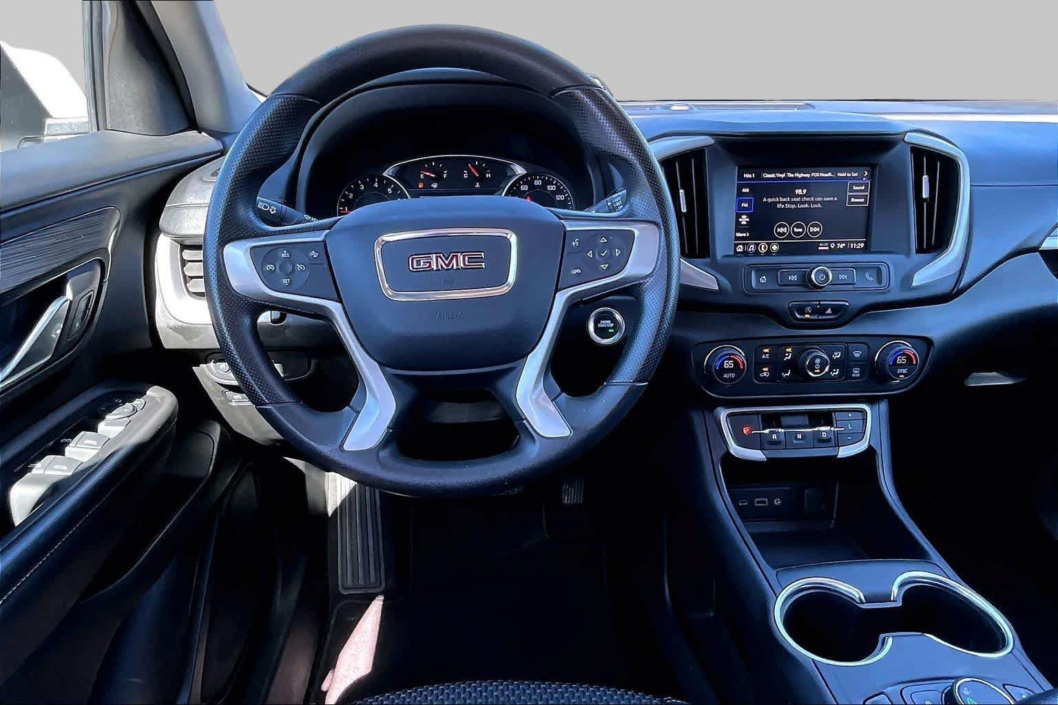 Used 2022 GMC Terrain SLE w/ Driver Convenience Package FWD image 5