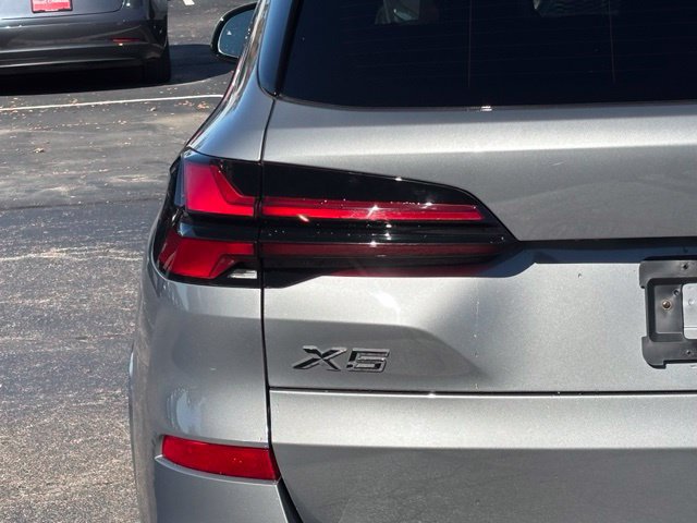 Used 2024 BMW X5 xDrive40i w/ M Sport Package AWD/4WD image 11