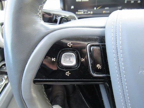 Used 2020 Lincoln Aviator Reserve w/ Equipment Group 202A image 17