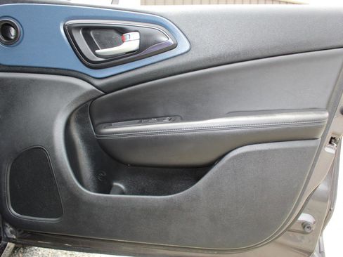 Used 2016 Chrysler 200 S AWD/4WD image 19